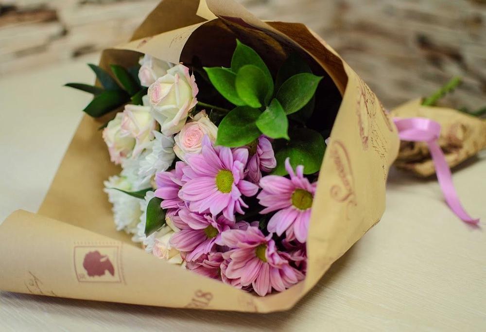 Букет цветов из: Розы и Хризантемы в Звёздном