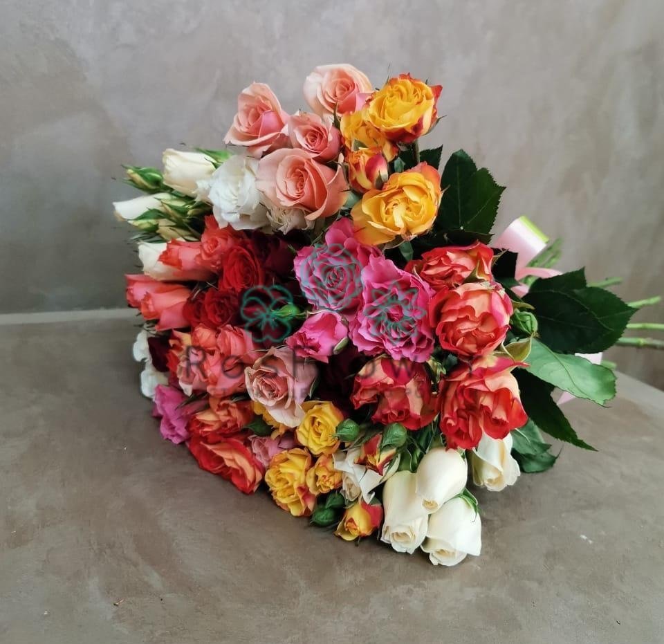 Букет цветов из: Розы в Звёздном