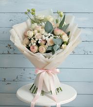 Букет цветов из:  Розы и Лизиантусы в Звёздном