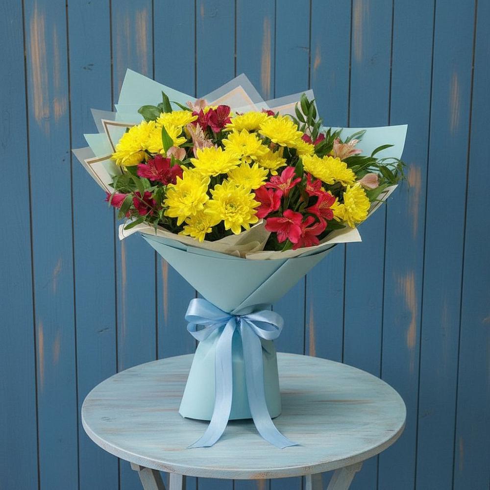 Букет цветов из: Альстромерии и Хризантемы в Звёздном