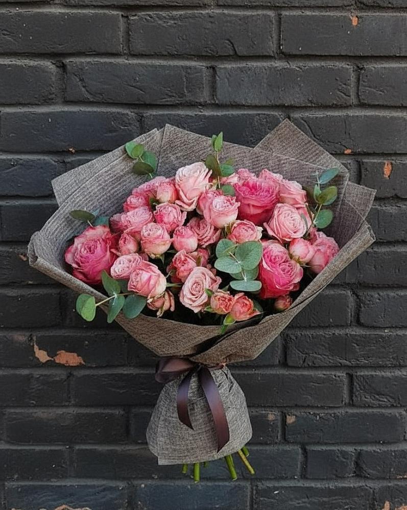 Букет цветов из: Розы в Звёздном