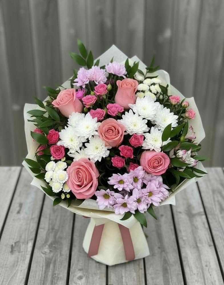 Букет цветов из: Альстромерии, Гвоздики, Розы и Хризантемы в Звёздном
