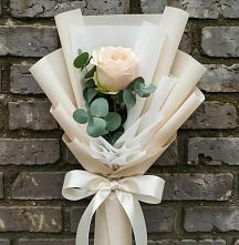 Букет цветов из:  Розы в Звёздном