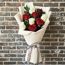 Букет цветов из:  Розы в Звёздном