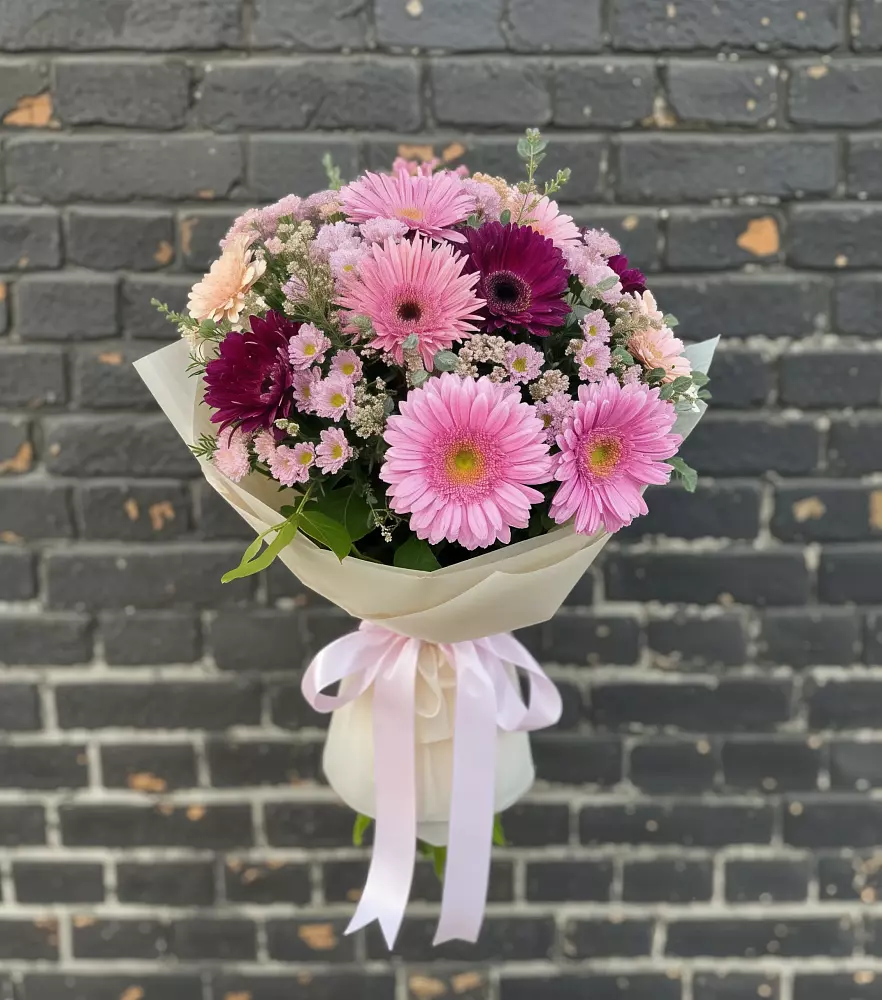 Букет цветов из: Герберы и Хризантемы в Звёздном