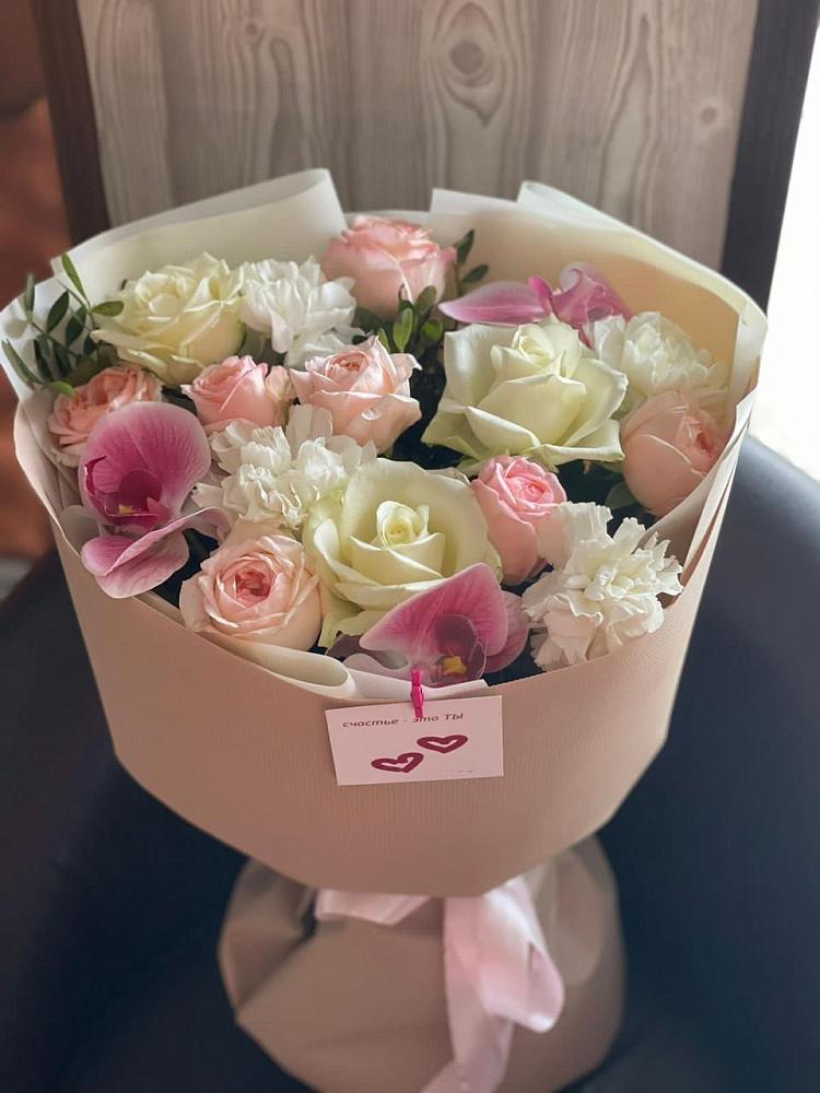 Букет цветов из: Орхидеи, Розы и Гвоздики в Звёздном