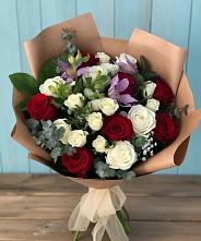 Букет цветов из:  Розы и Альстромерии в Звёздном