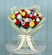 Букет цветов из:  Розы в Звёздном