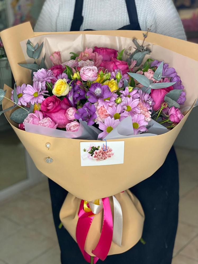 Букет цветов из: Хризантемы, Гвоздики и Альстромерии в Звёздном