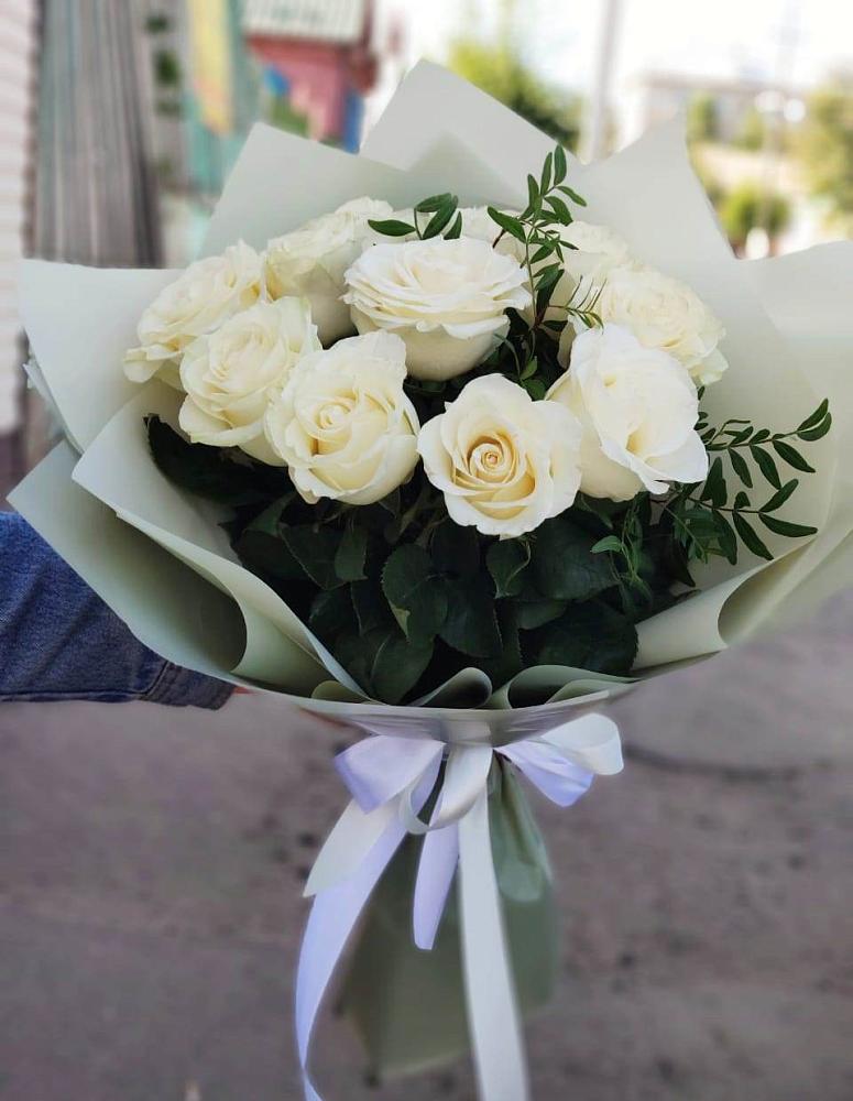 Букет Белые розы Проуд в Звёздном