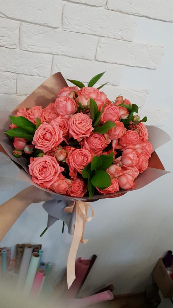 Букет цветов из: Розы в Звёздном