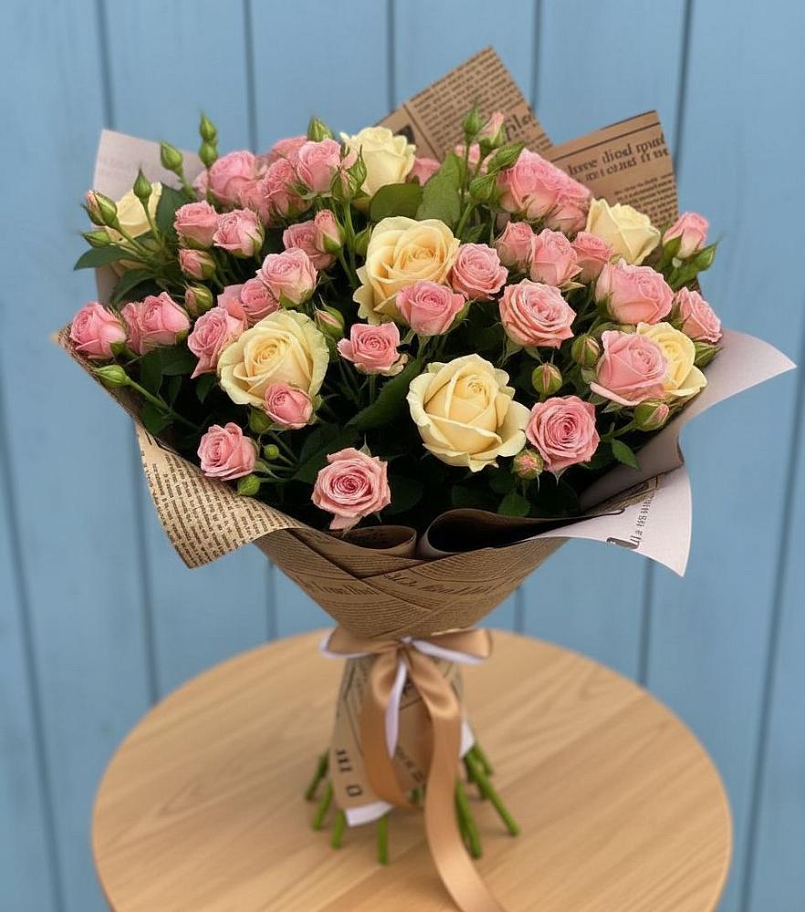 Букет цветов из: Розы в Звёздном