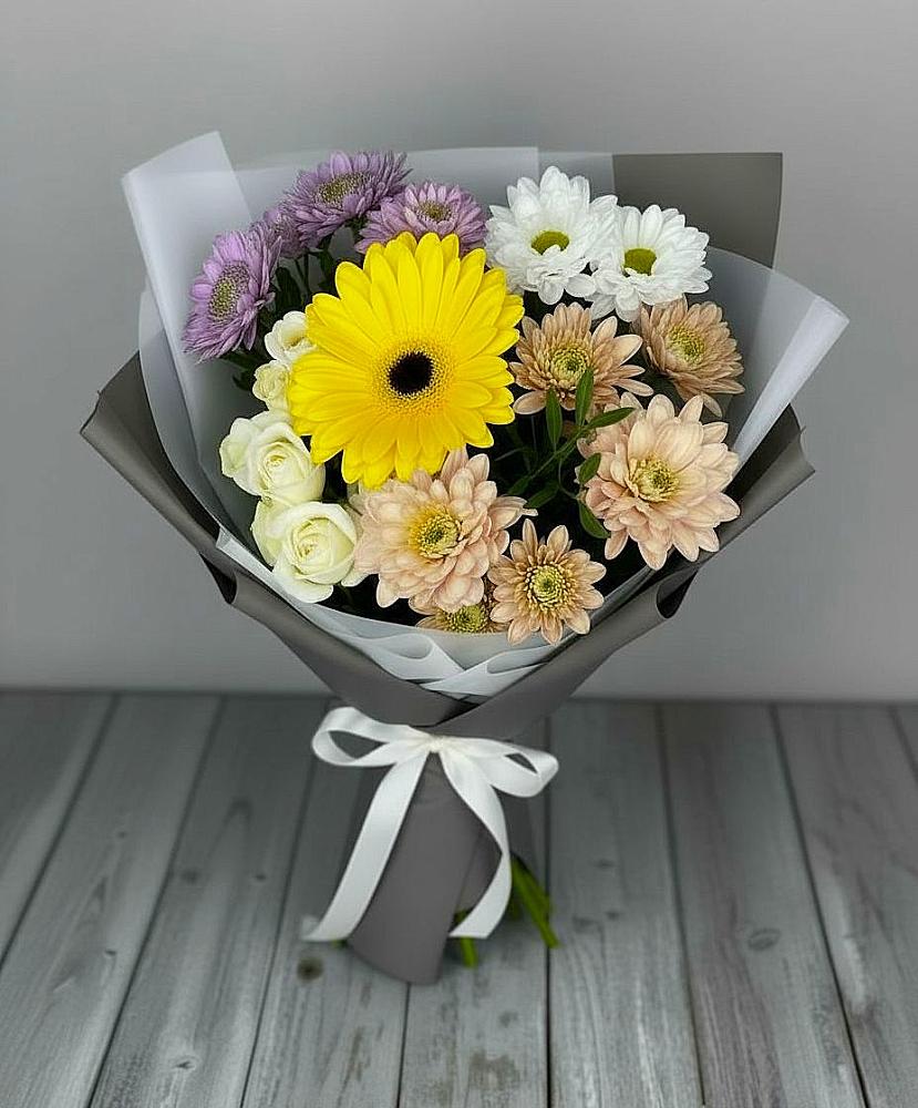 Букет цветов из: Розы, Герберы и Хризантемы в Звёздном