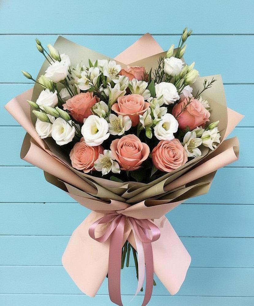 Букет цветов из: Розы, Альстромерии и Лизиантусы в Звёздном