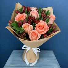 Букет цветов из:  Розы и Альстромерии в Звёздном