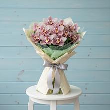 Букет цветов из:  Орхидеи и Розы #REPLACE_PRED# Звёздном