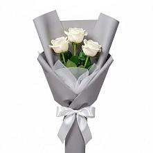 Букет 3 белые розы в Звёздном