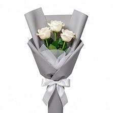 Букет 3 белые розы в Звёздном