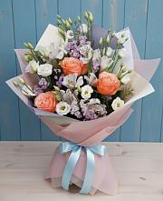 Букет цветов из:  Лизиантусы, Розы, Альстромерии и Гипсофила #REPLACE_PRED# Звёздном