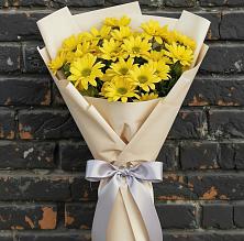 Букет цветов из:  Хризантемы в Звёздном