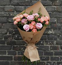 Букет цветов из:  Розы в Звёздном