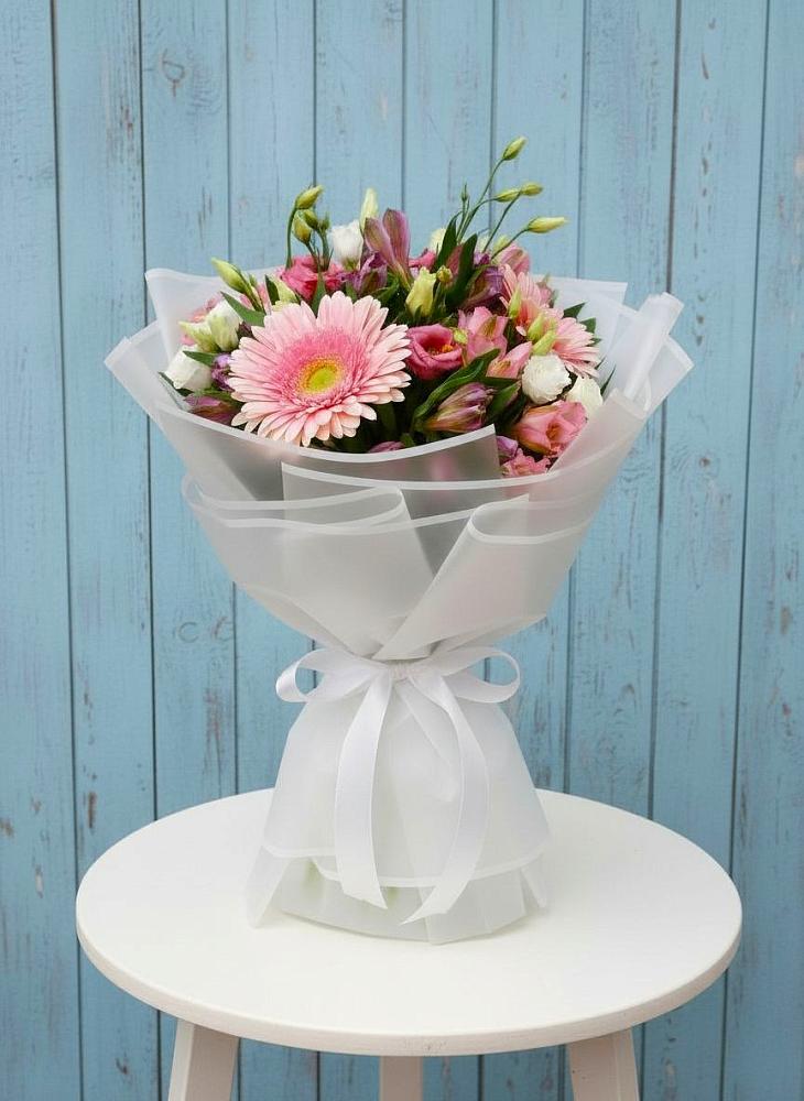 Букет цветов из: Герберы, Альстромерии и Лизиантусы в Звёздном