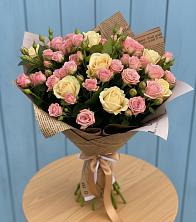 Букет цветов из:  Розы в Звёздном