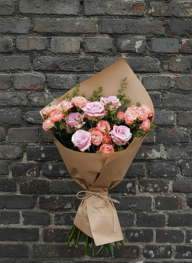 Букет цветов из: Розы в Звёздном