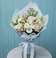 Букет цветов из:  Розы и Лизиантусы в Звёздном
