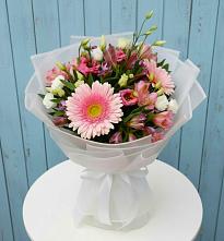Букет цветов из:  Герберы, Альстромерии и Лизиантусы в Звёздном