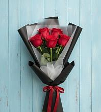 Букет цветов из:  Розы в Звёздном