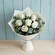 Букет Белые розы в Эвкалипте в Звёздном