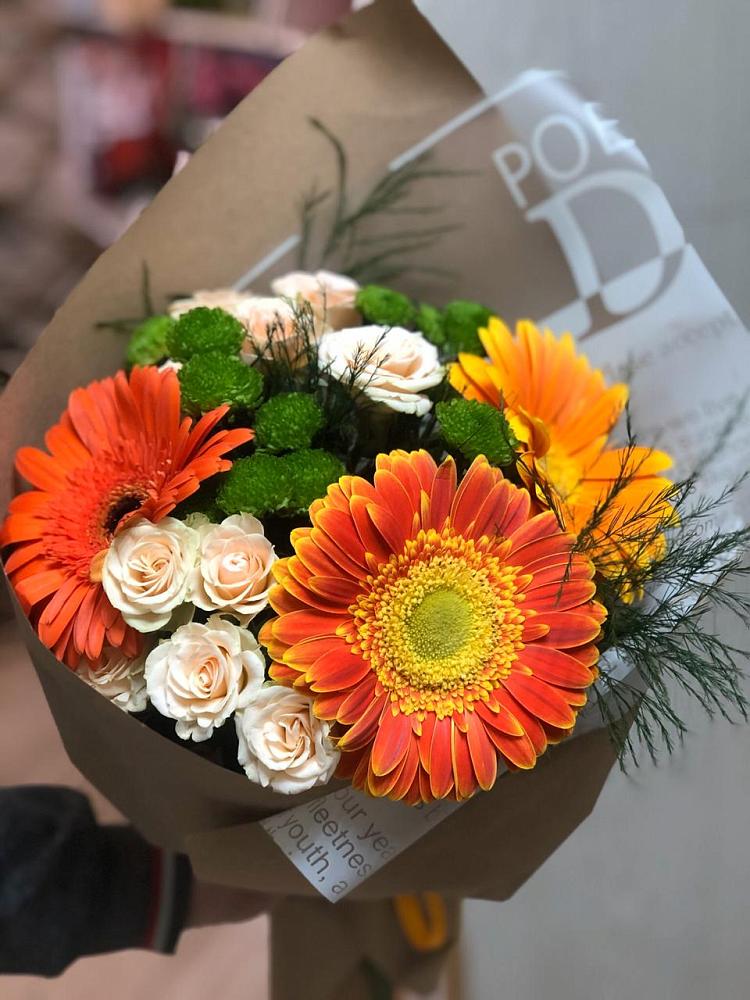 Букет цветов из: Герберы, Хризантемы и Розы в Звёздном