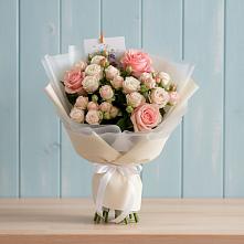 Букет цветов из:  Розы в Звёздном