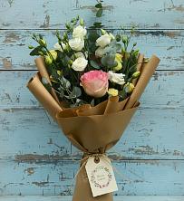 Букет цветов из:  Розы и Лизиантусы в Звёздном