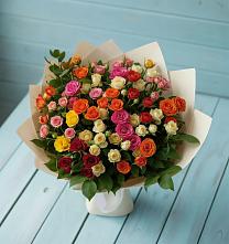 Букет Микс из разноцветных кустовых роз в Звёздном