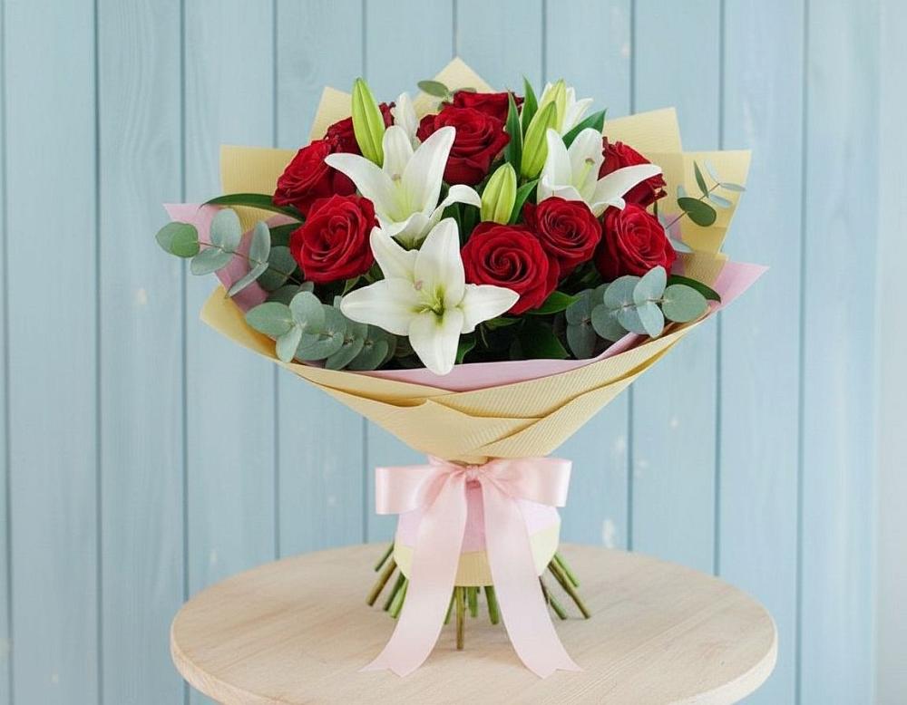 Букет цветов из: Лилии и Розы в Звёздном